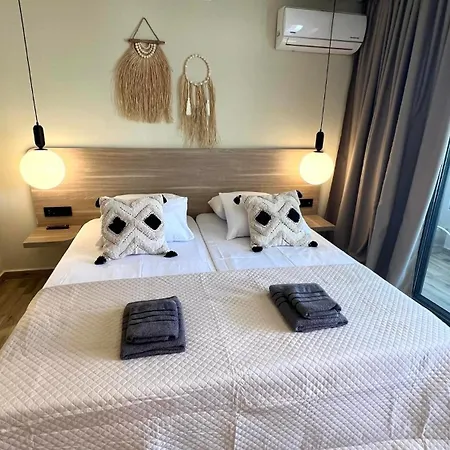 Roula Kotsonis Superior A Apartment *