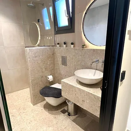 Roula Kotsonis Superior A Apartment *