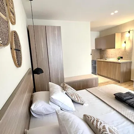 Roula Kotsonis Superior A Apartment *
