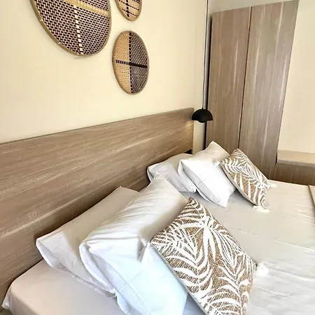 Roula Kotsonis Superior A Apartment *