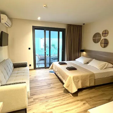 Roula Kotsonis Superior A Apartment